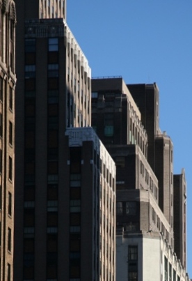 Pattern of buildings on W 34th St, NYC