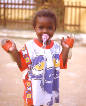 AbraoTeethingToddlerFweb.jpg (101948 bytes)